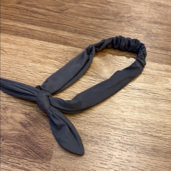 Brandy Melville Accessories - Brandy Melville headband bow accessories wire